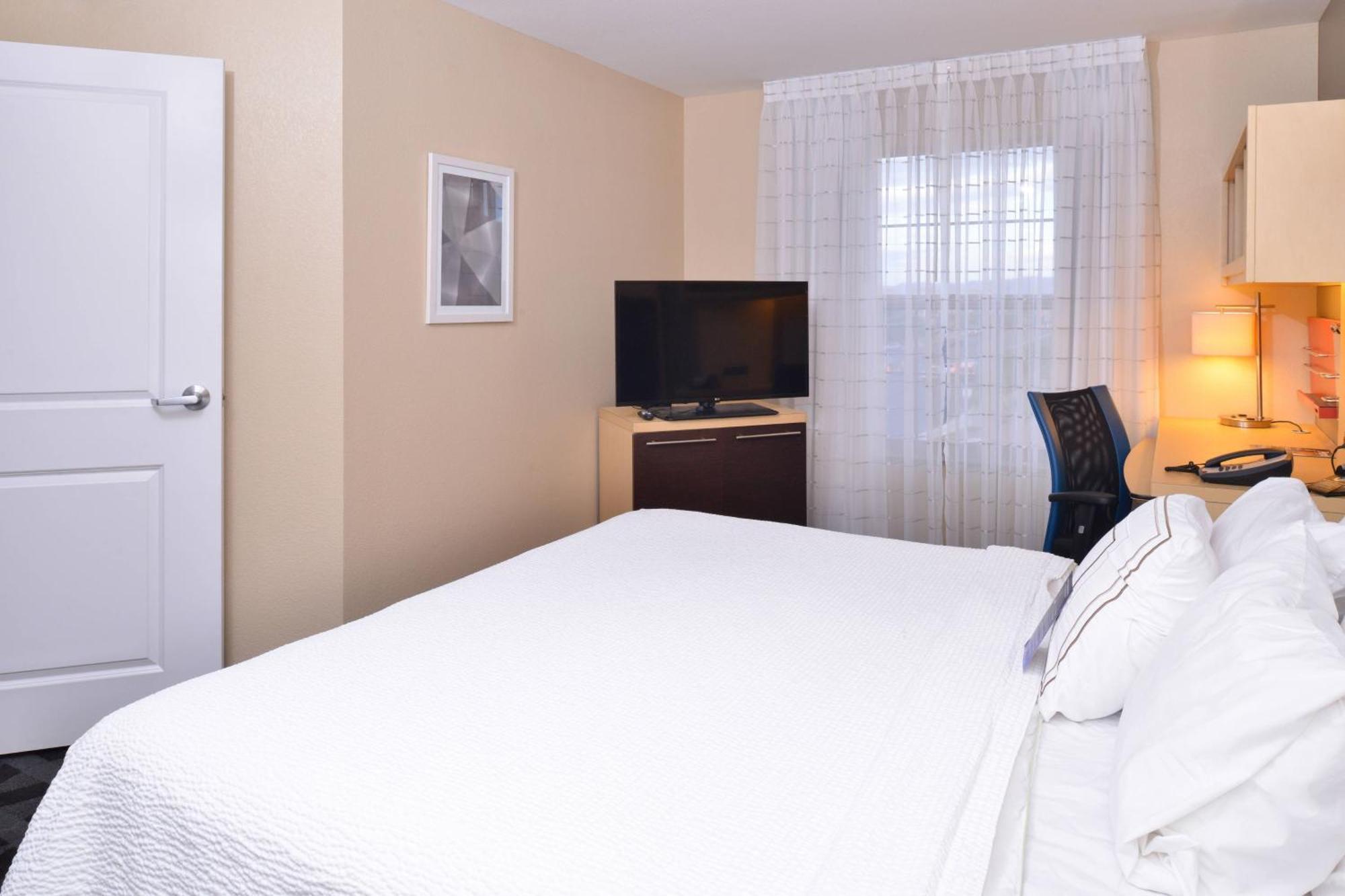 Towneplace Suites By Marriott Las Vegas Henderson Exterior photo